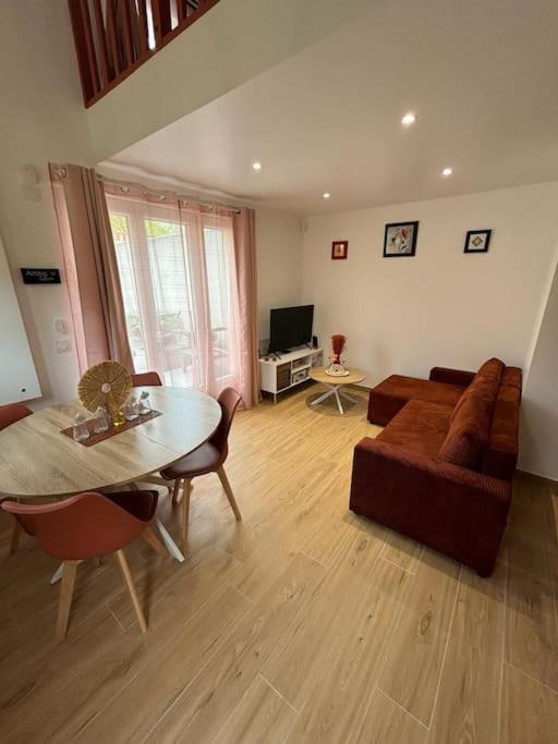 Charmante Maison Bord De Marne Maisons-Alfort Buitenkant foto